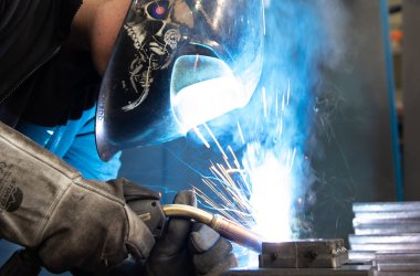 Handwerk - Metallbauer bei der Arbeit