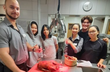 Halfenstube - Team beim Küchentraining