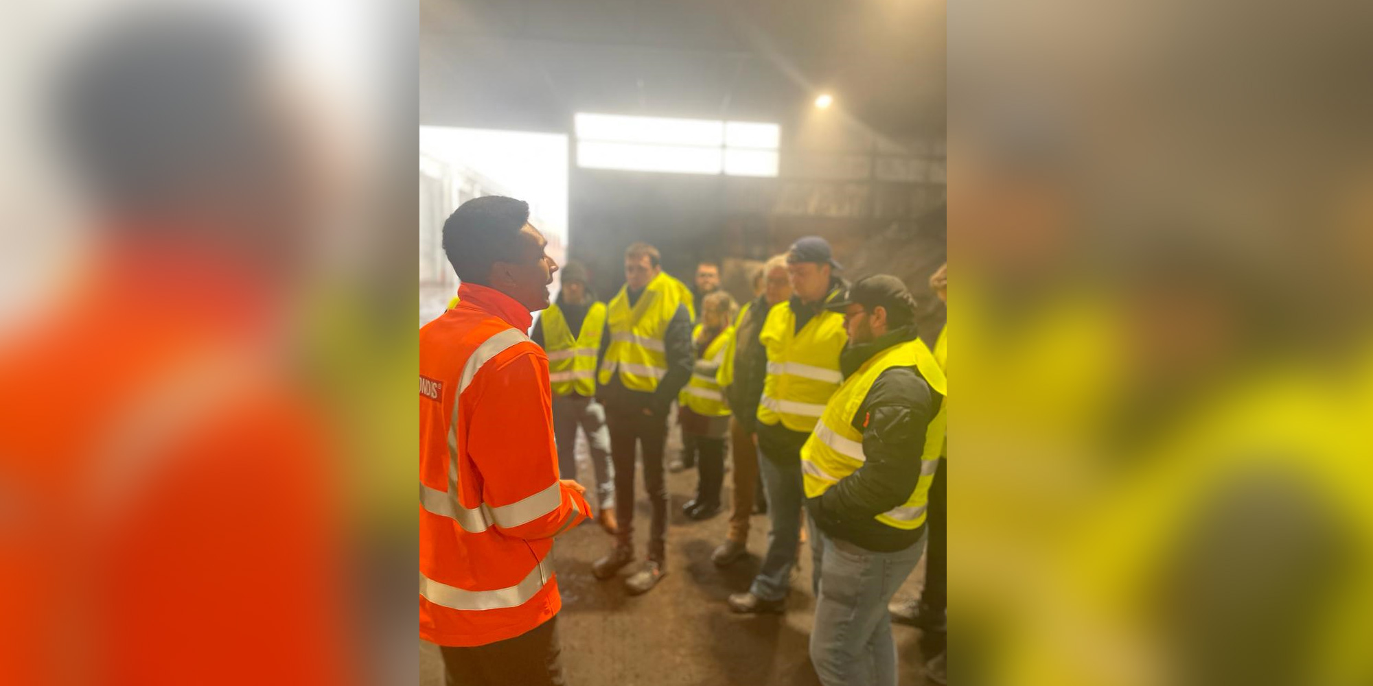 REMONDIS Mittelrhein Azubi-Exkursion Titelbild Gruppenbild der Azubi-Exkursion bei der Firma REMONDIS Mittelrhein