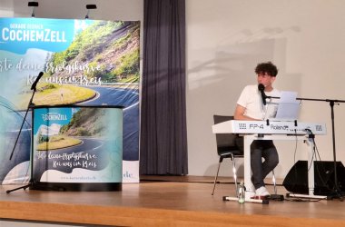 Matthias Ningel während seines Auftritts beim Sommerfest der Wirtschaft 2023 im Kurvenkreis CochemZell