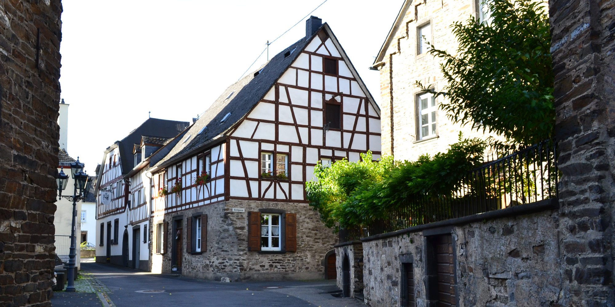Kurvenkreis - Altes Wohnhaus in Pommern Ein altes Wohnhaus in Pommern im Kurvenkreis CochemZell