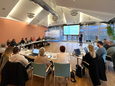 Die große Gruppe der Teilnehmer beim KI-Workshop der Wirtschaftsförderung Cochem-Zell