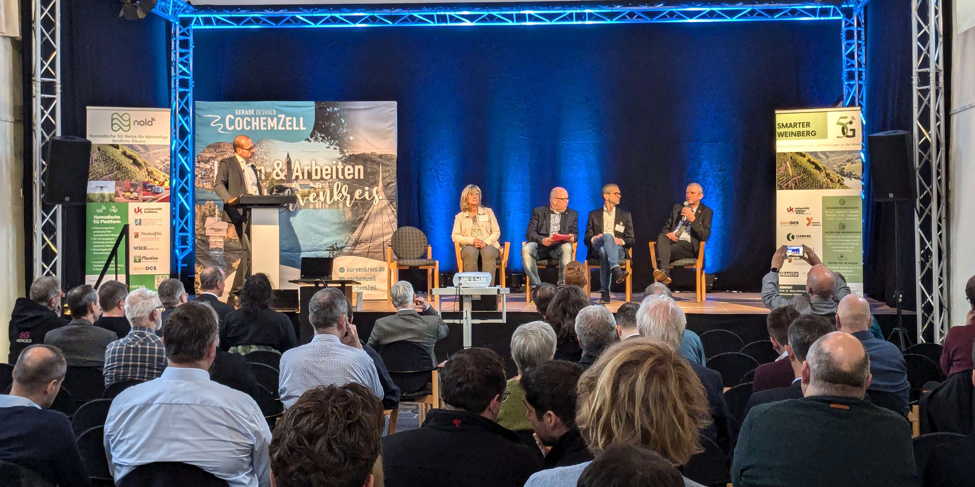 Foto der Podiumsdiskussion bei der Abschlussveranstaltung zum Projekt Smarter Weinberg in Cochem