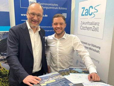 Das Team der IHk Koblenz und Wirtschaftsförderung Cochem-Zell beim GastroBranchenTreff in Zell Mosel.