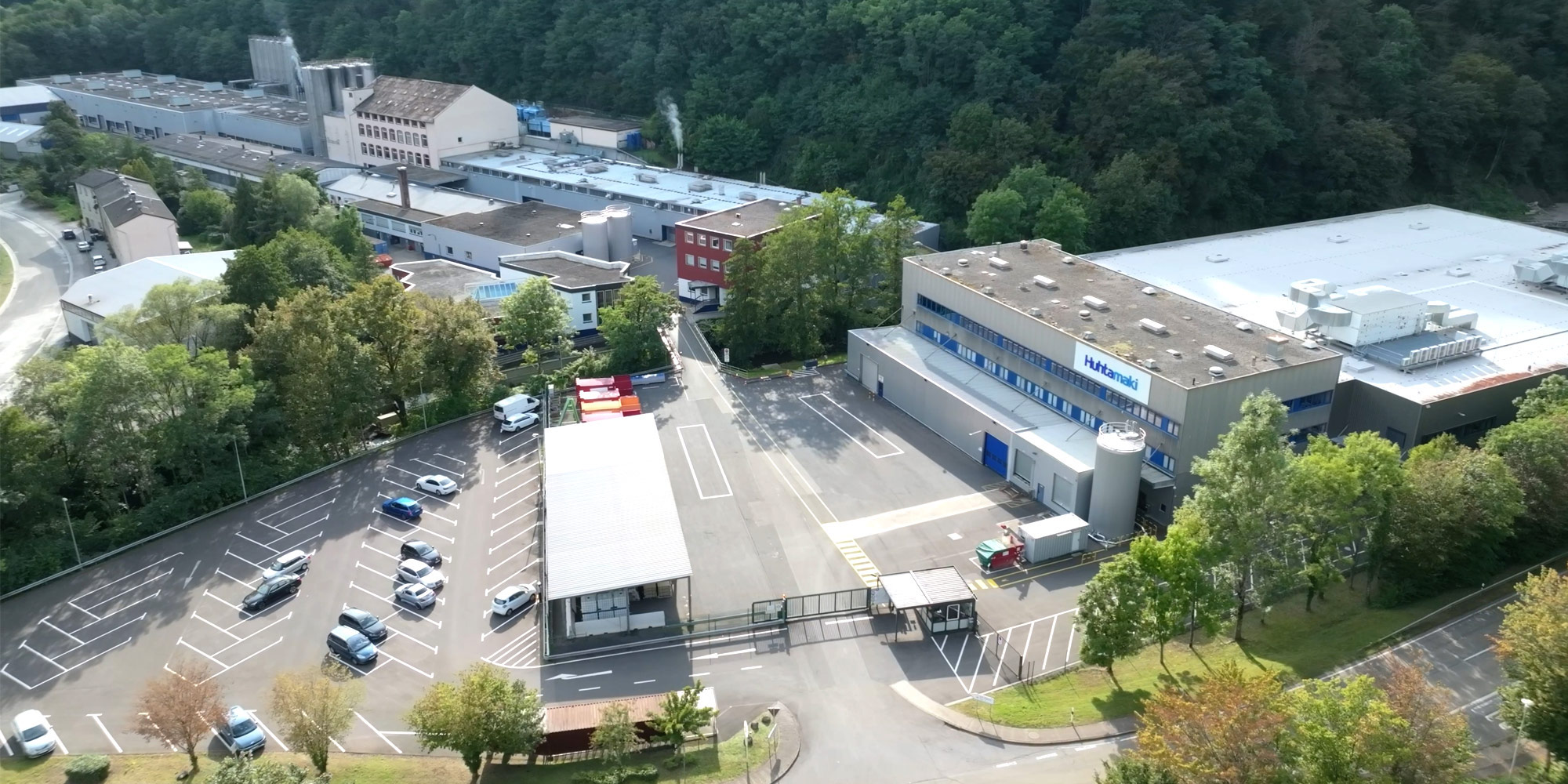 Luftaufnahme des Standortes in Alf von Kurvenkreis-Sponsor Huhtamaki