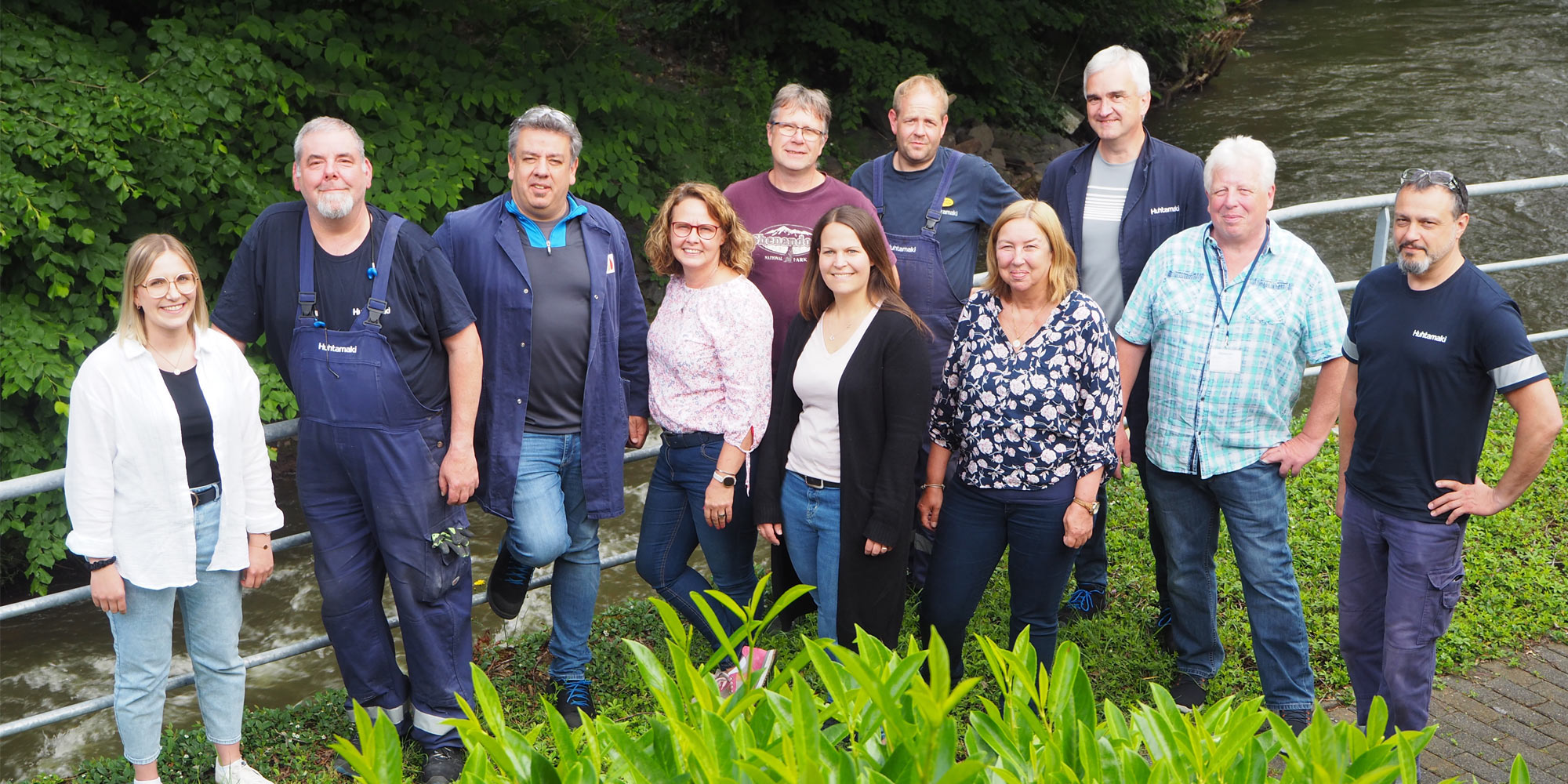 Gruppenfoto der Mitglieder des Betriebsrates beim Kurvenkreis-Partner Huhtamaki in Alf.