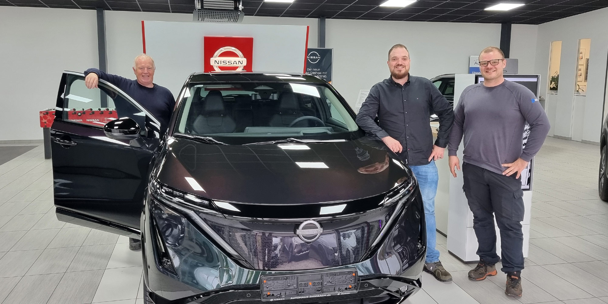 Axel, Christopher und Johannes Dambach Christopher und Johannes Dambach haben das Autohaus Dambach in Altlay von ihrem Vater Axel übernommen.