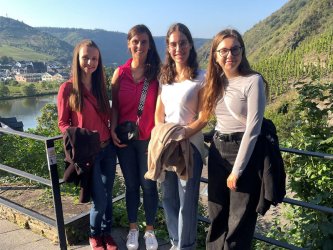 Julia Müller mit den Teilnehmerinnen der Gruppenfamulatur in Cochem