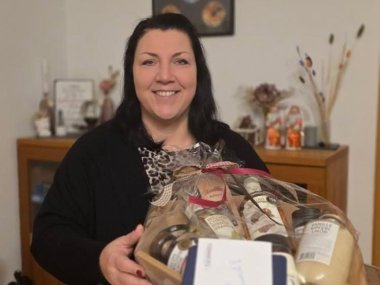 Heidi Zimmer hatte das Glück einen weihnachtlichen Geschenkkorb von Jobelius im Wert von 100 Euro zu gewinnen.