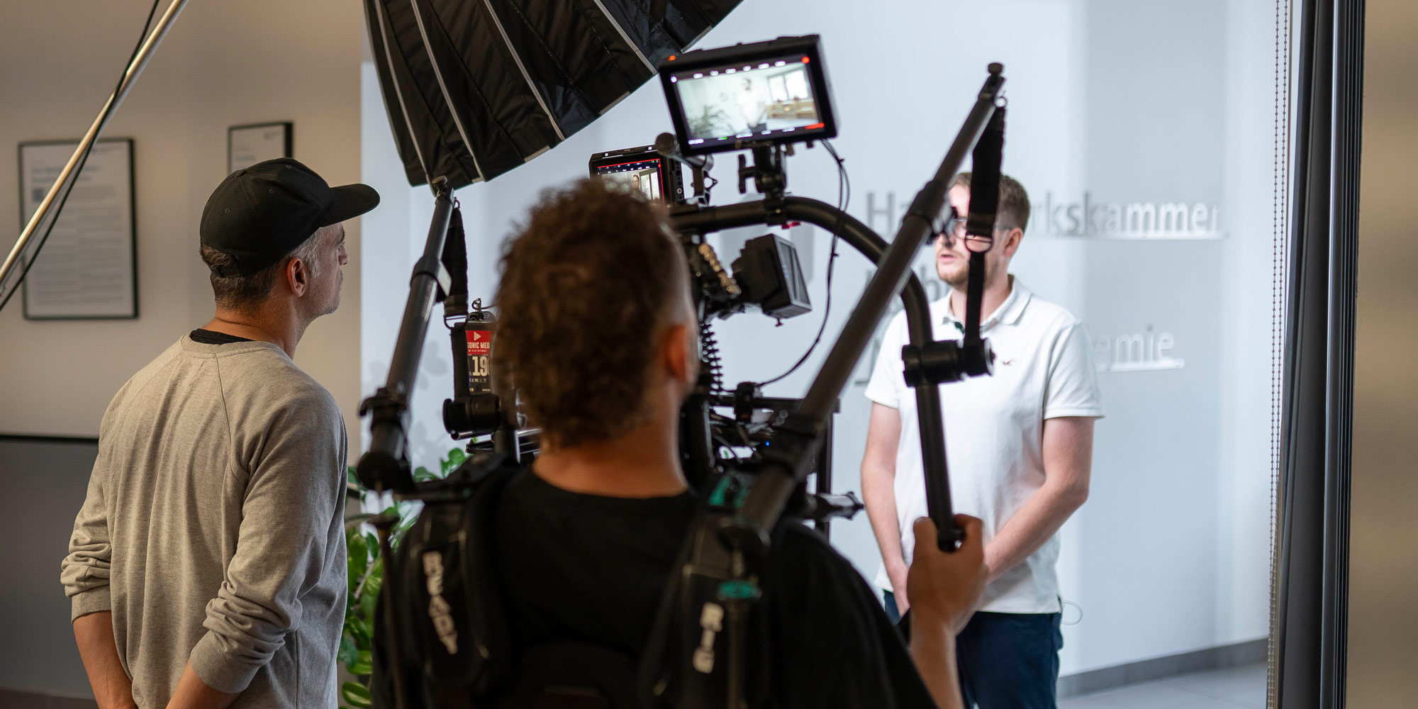 Das Team von Eberle und Wollweber beim Videodreh bei der Handwerkskammer in Cochem.