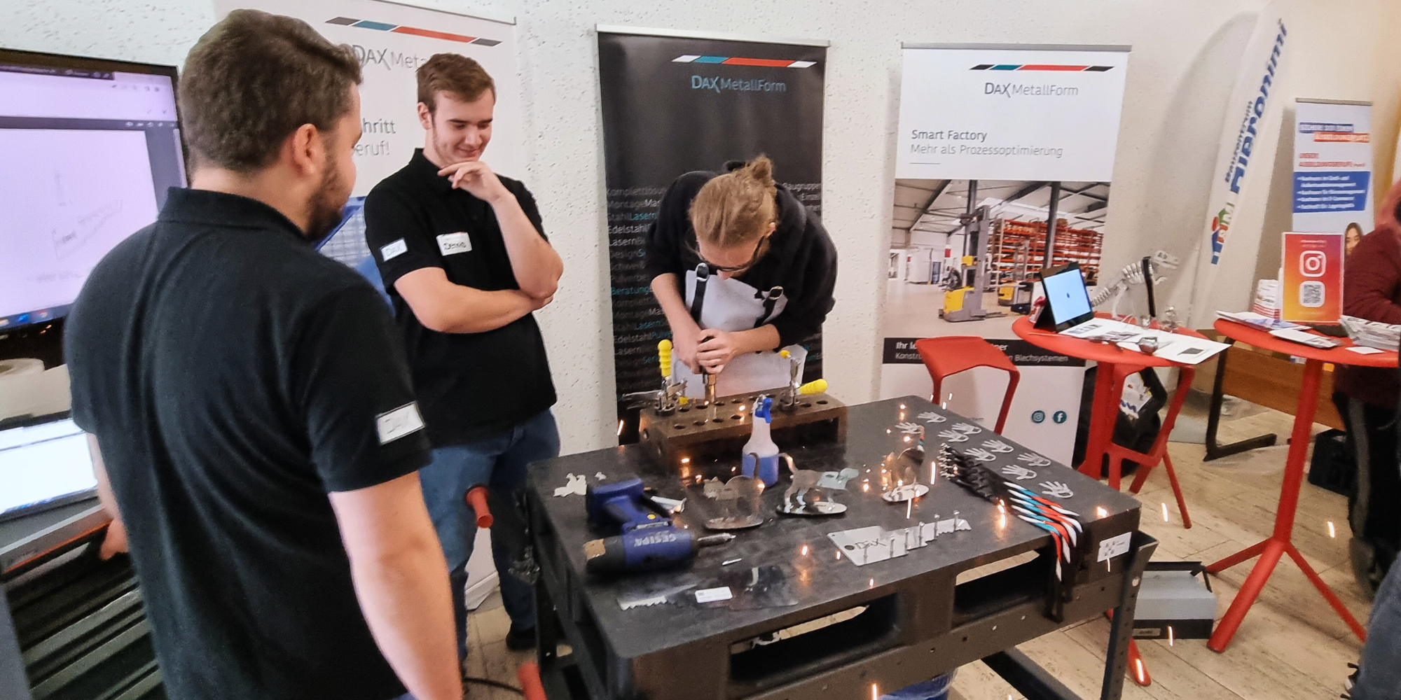 Titel Blogbeitrag DAX MetallForm bietet praktische Einblicke in ihre Berufe.