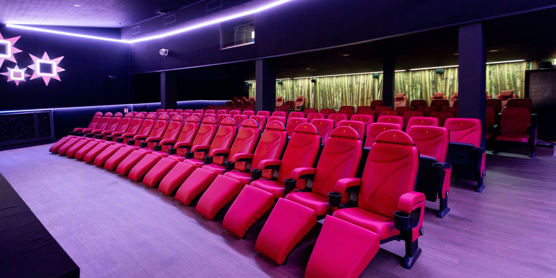 Kinosaal Man sieht einen der beiden Kinosäle im Apollo Kino in Cochem.