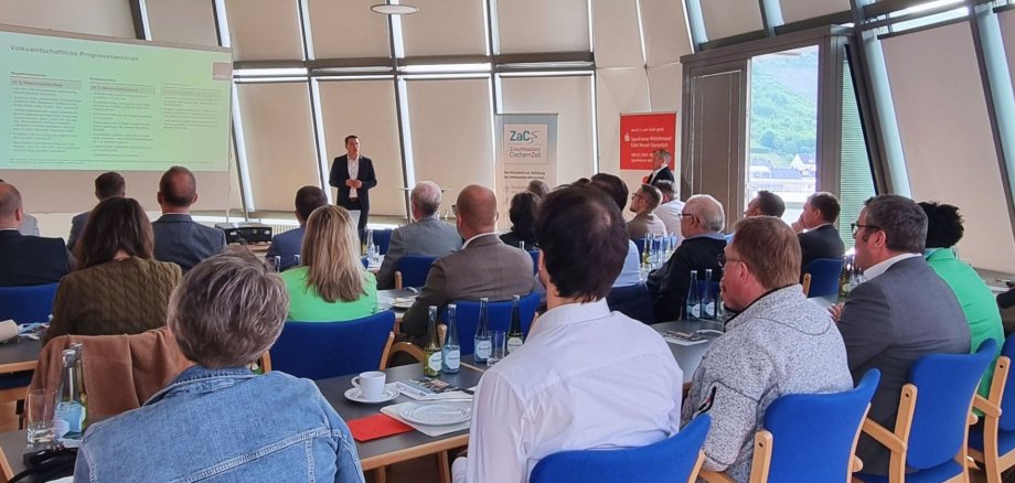 Beim Unternehmerfrühstück in Cochem kamen 30 Gäste zusammen