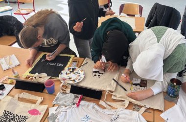 Schülerinnen und Schüler der Realschule Plus bei einem Workshop der Klimawoche.