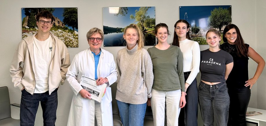 Gruppenfoto der Famulantinnen und Famulanten im MVZ Ulmen