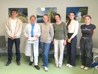 Gruppenfoto der Famulantinnen und Famulanten beim Sonografiekurs im MVZ Kaisersesch.