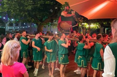 Bacchus Ankunft WInzerfest Bruttig Ankunft-Zeremonie mit dem Bacchus beim Winzerfest in Bruttig