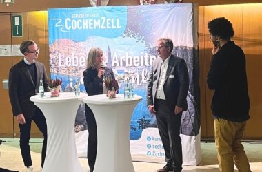 Nico Schnorpfeil von der Schnorpfeil Bau GmbH und Rainer Thelen von der Wi SOLAR GmbH – beide engagierte Kurvenkreis-Partner – gaben konkrete Einblicke, wie ihre Unternehmen mit den wachsenden Cyberrisiken umgehen.