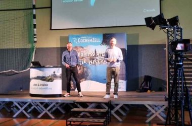 Vortrag beim CyberEvent Digitalisierungsexperten Ulrich Irnich und Sportpsychologe Dr. Christian Reinhardt. auf der Bühne.