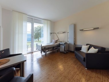 Die Zimmer sind bewusst wohnlich und modern gestaltet.