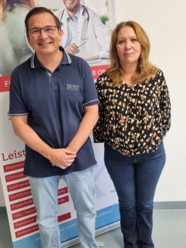 Dr. Christian Drahten, Facharzt für Nuklearmedizin und interventionelle Radiologie und Dr. Yanna Yusupova, Fachärztin für Radiologie.