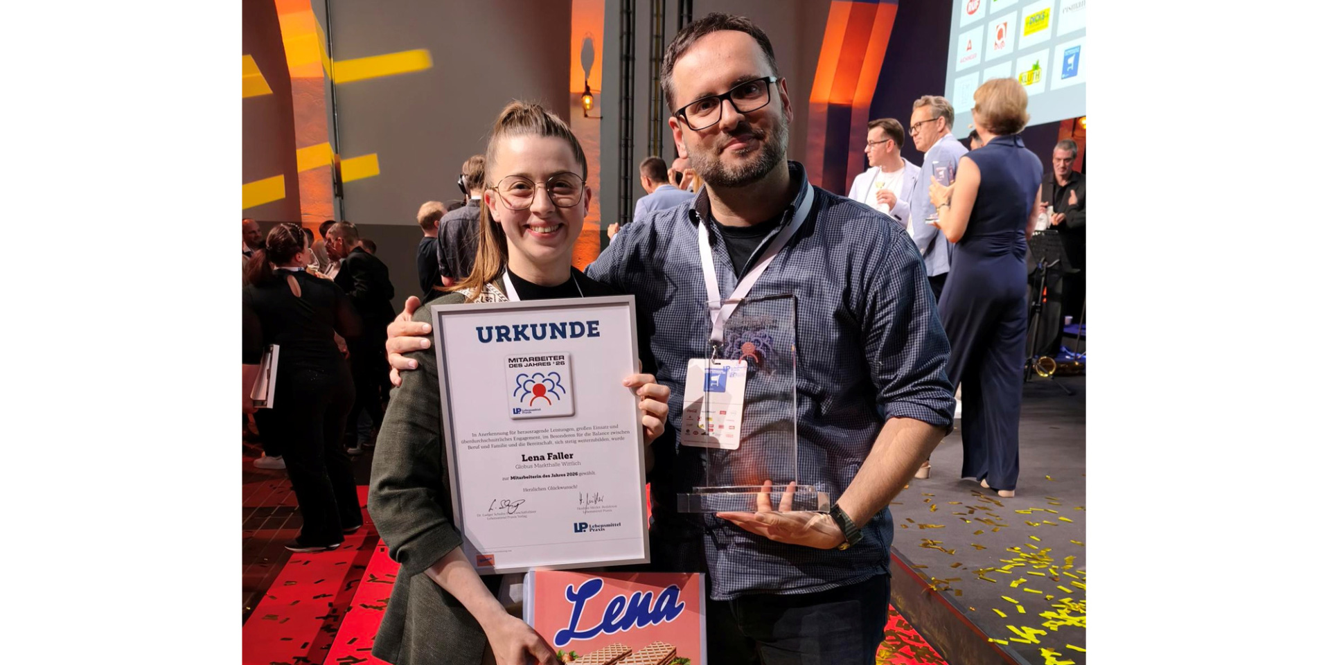 Preisträgerin Lena Faller GLOBUS-Mitarbeiterin Lena Faller bei der Preisverleihung zur Auszeichnung der Mitarbeiter des Jahres
