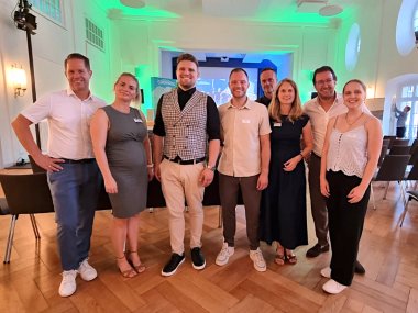 Das Team der Wirtschaftsförderung Cochem-Zell mit Speaker Timothy Kahler beim Sommerfest der Wirtschaft im Kurvenkreis