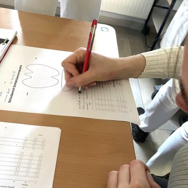 Ergebnisse des praktischen Sonokurses werden dokumentiert.