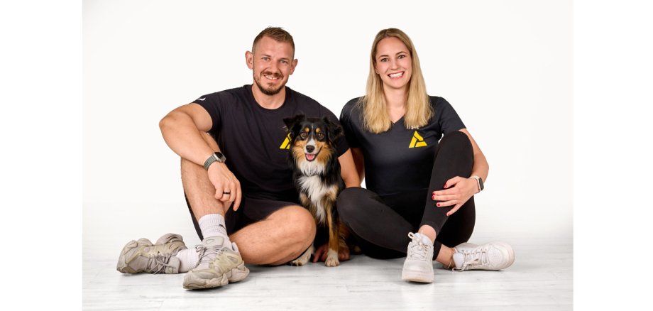Marc, Smilla und Melli Die Gründer Marc und Melli mit ihrer Hündin Smilla