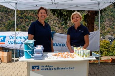 Stand der VVR Bank Stand der VVR Bank mit Seifenblasen, Brotdosen un weiteren Goodies.