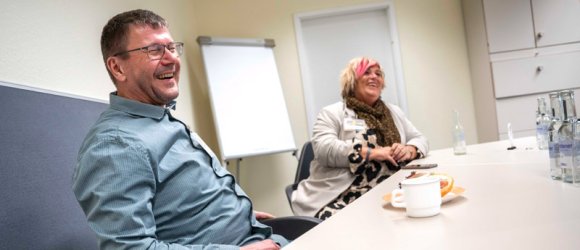 Günter Reis und Petra Kannengießer im Gespräch Günter Reis und Petra Kannengießer vom GLOBUS in Zell im Gespräch.