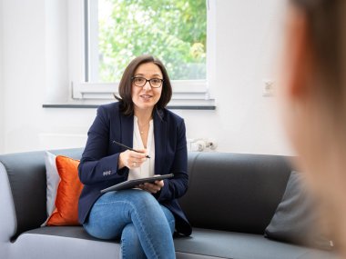 Susanne Johann von der Württembergischen Versicherung im Gespräch.