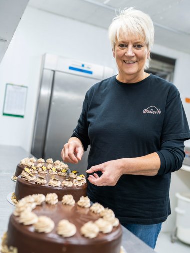 Christine Müsch-Schrörs in der Backstube der Bäckerei Müsch in Alflen