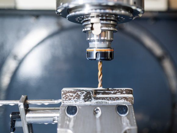 Nahaufnahme Bohrer Nahaufnahme eines Bohrers in der Produktion von Pressta-Eisele