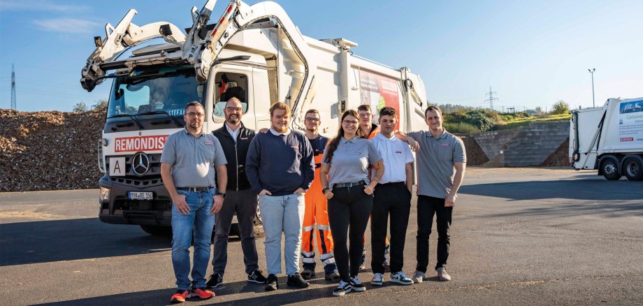 Gruppenfoto der Belegschaft von REMONDIS Mittelrhein