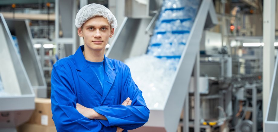 Azubi Alex Morlang vom Kurvenkreis-Sponsor Zeller Plastik in Zell