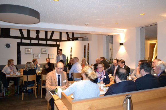 Szene aus Unternehmerfrühstück Szene aus Unternehmerfrühstück
