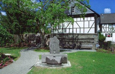 Brunnenplatz in der Ortsgemeinde Lieg in CochemZell