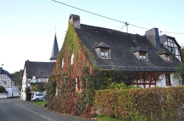 Das älteste Haus des Hunsrückortes Lütz im Kurvenkreis CochemZell