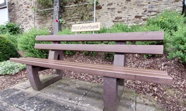 Mitfahrerbank der Ortsgemeinde Wirfus