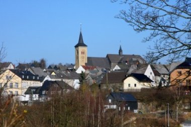 Kirchturm der Ortsgemeinde Düngenheim in CochemZell