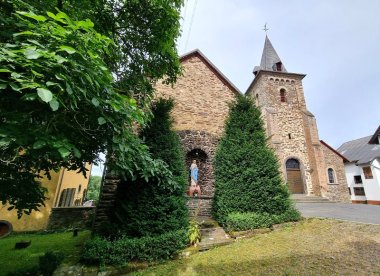 Die Kirche von Gillenbeuren im Kurvenkreis CochemZell