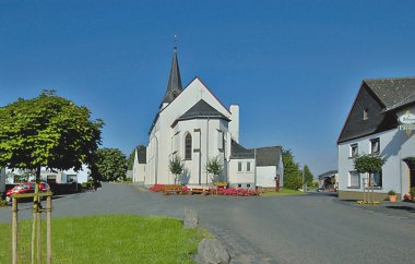 Die Kirche der Ortsgemeinde Kliding im Kurvenkreis CochemZell