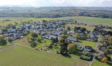 Luftaufnahme der Ortsgemeinde Reidenhausen in CochemZell