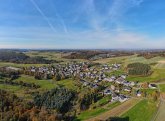 Kurvenkreis - Luftbild Schauren im Hunsrück Blick auf Schauren im Hunsrück, Kurvenkreis CochemZell