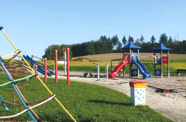 Der Spielplatz der Ortsgemeinde Schauren im Hunsrück, Kurvenkreis CochemZell