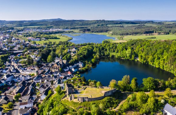 Die wunderschöne Landschaft rund um das Ulmener Maar und den Jungferweiher